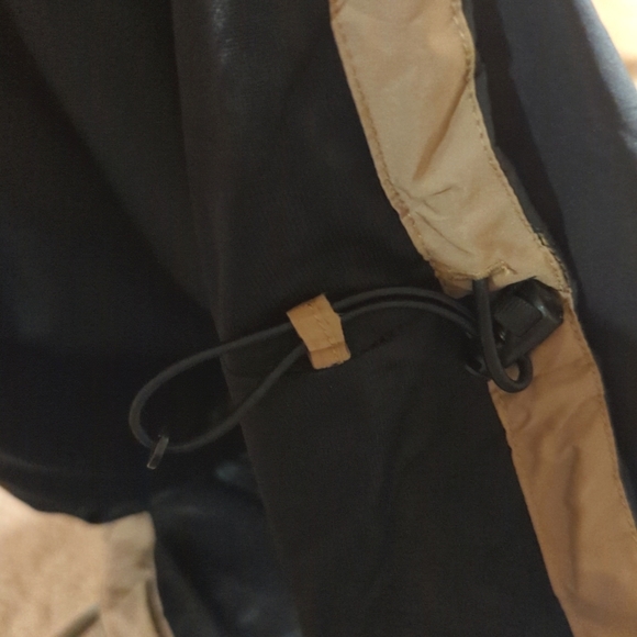 Storm Creek Go Hawks #12 1/4 Zip Wind Shirt w Zip Off Sleeves Tan Black NWT - Picture 13 of 14